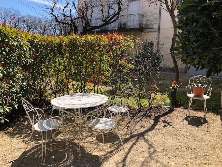 Ulysse, Appartement Spacieux Au Centre Historique D'Uzes En Rez-De-Chaussee Avec Exterieur, Proche Parking Des Marroniers Exterior photo